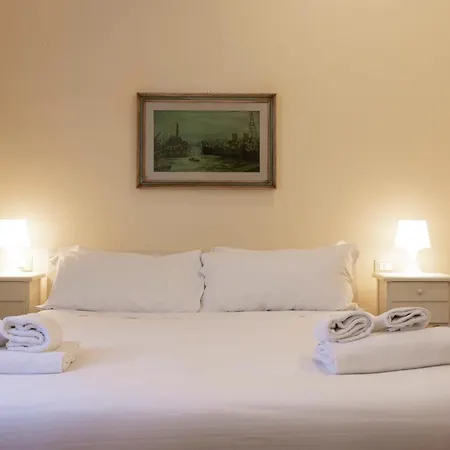 Sweet House In Petrarca Street Appartement