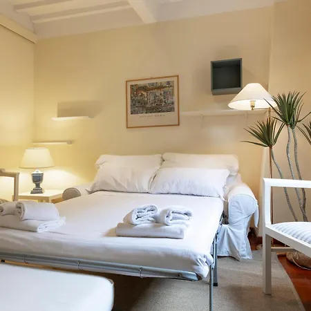 Sweet House In Petrarca Street Appartement